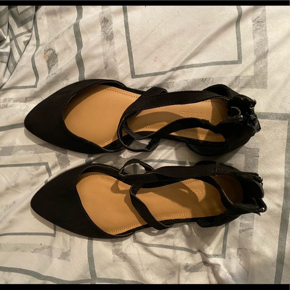 Charolette Russe Flat Sandals